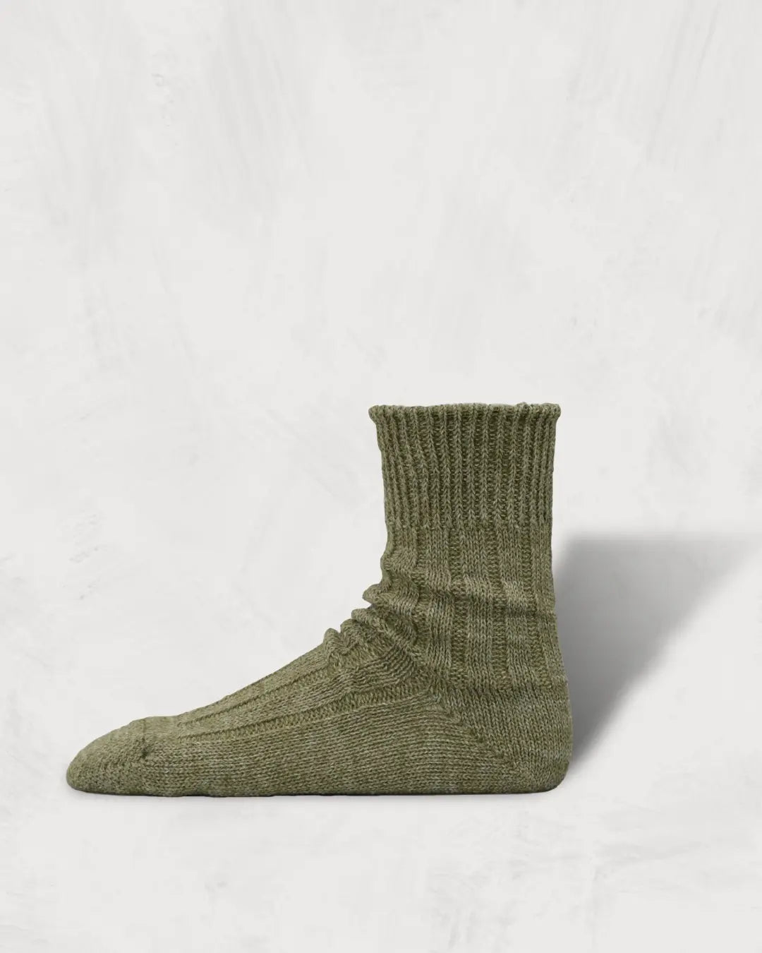 リネンアンドリサイクルポリエステルポリエステルリブソックス_Olive_Linen_and_Recycled_Polyester_Ribbed_Socks_Middle_Length_Olive